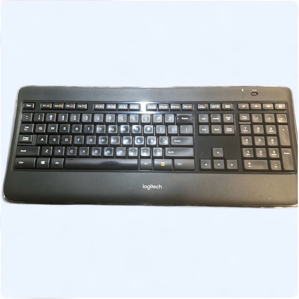 Logitech K800 (Y-R0065) Backlight Illuminated Wireless Keyboard. No Dongle.